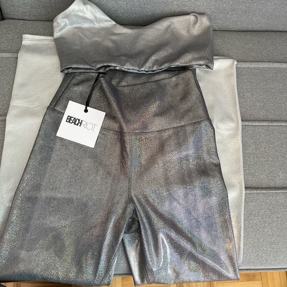Beach riot holographic top M